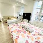 Republique Rue Des Bluets Paris