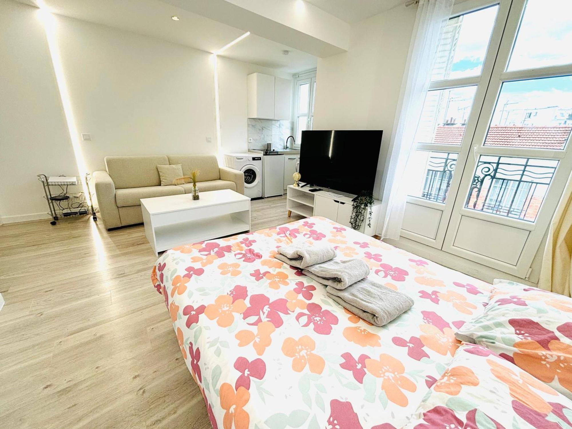 Apartment Republique Rue Des Bluets