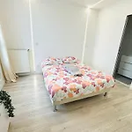 République rue des bluets Paris